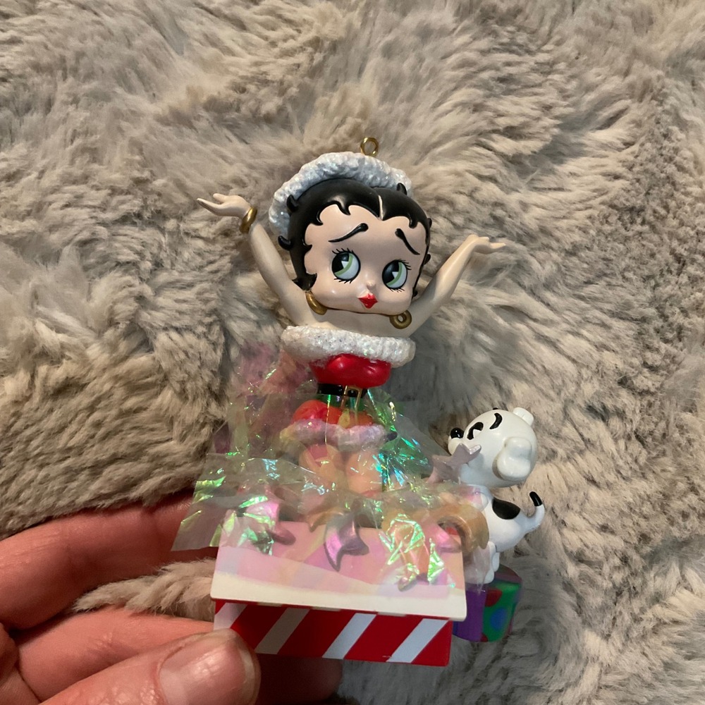Carlton Cards Betty Bop "Surprise" Sound 1997‎ Ornament With Box